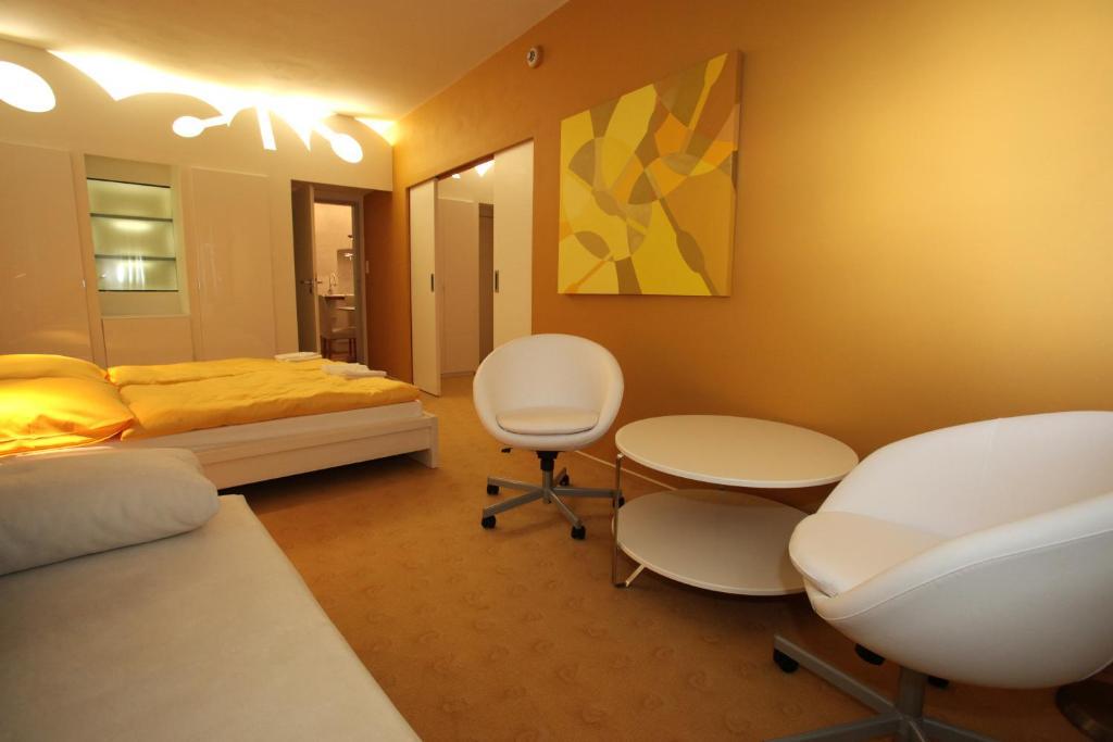 Penzion14 Hostinné Kamer foto